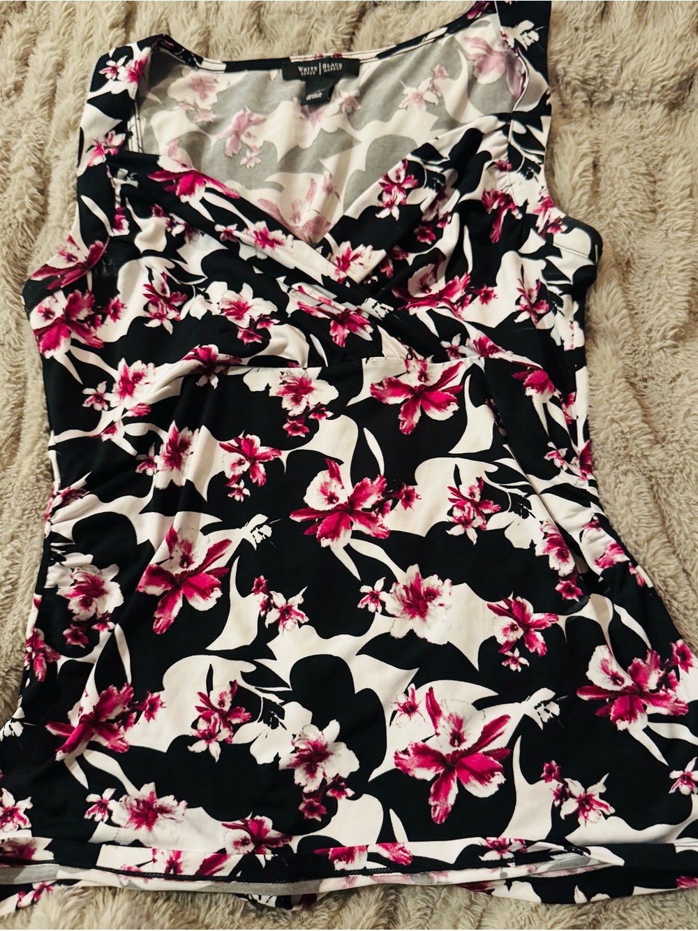 White House Black Market Black, White & Magenta Floral Top